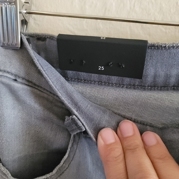 J Brand, Alana High Rise Cropped Provocateur Destruct Gray Skinny Jeans, Size 25 - Picture 11 of 12